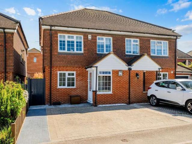 4 Bedroom Semi Detached House