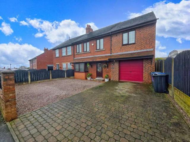 4 Bedroom Semi Detached House