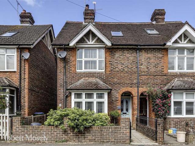 4 Bedroom Semi Detached House