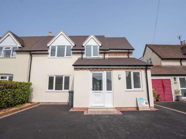 4 Bedroom Semi Detached House