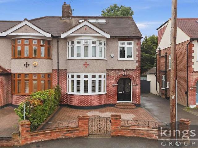 4 Bedroom Semi Detached House