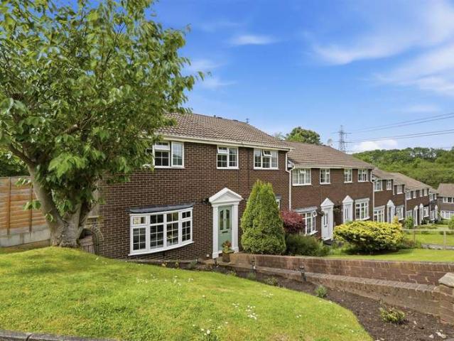 4 Bedroom Semi Detached House