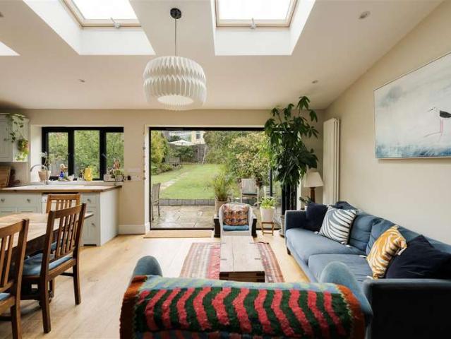 4 Bedroom Semi Detached House