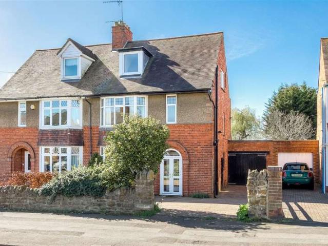 4 Bedroom Semi Detached House