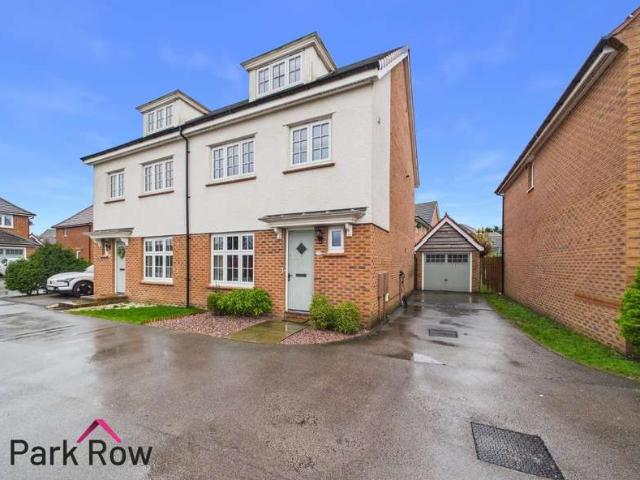 4 Bedroom Semi Detached House