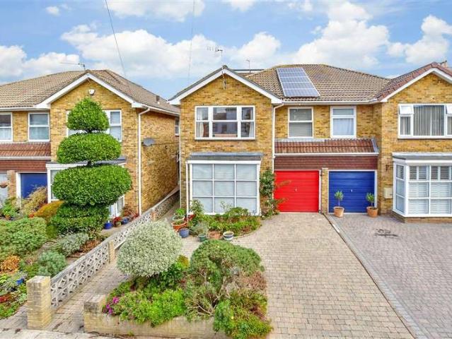 4 Bedroom Semi Detached House