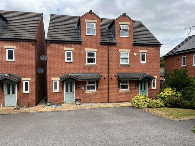 4 Bedroom Semi Detached House