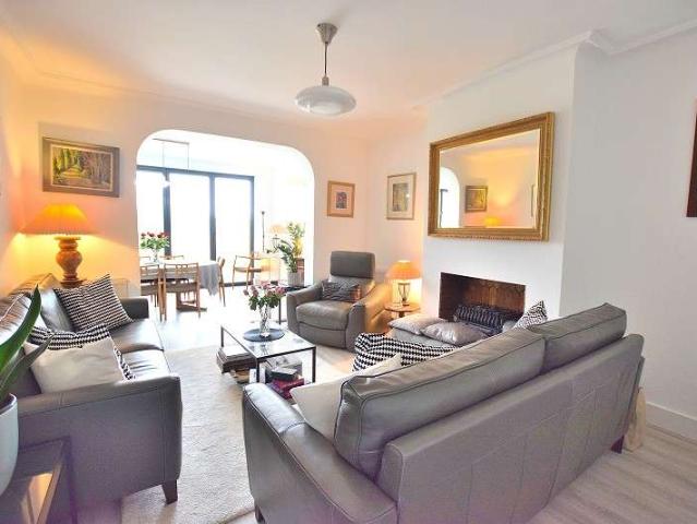 4 Bedroom Semi Detached House