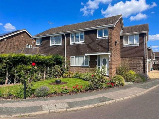 4 Bedroom Semi Detached House