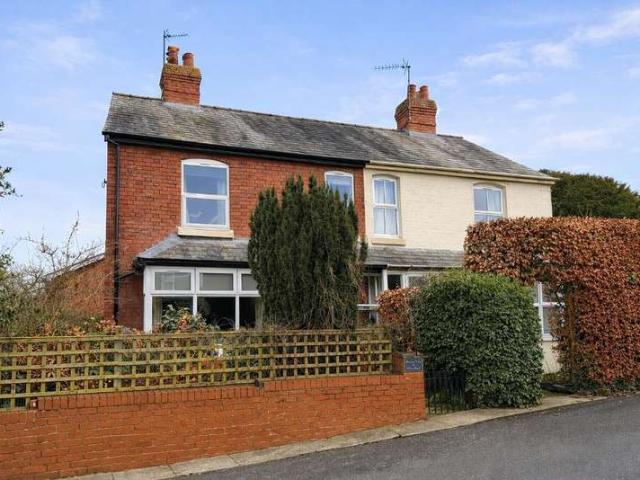 4 Bedroom Semi Detached House