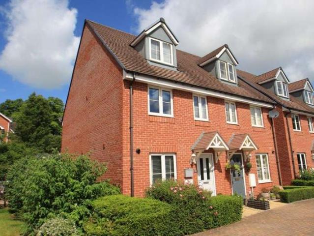 4 Bedroom Semi Detached House