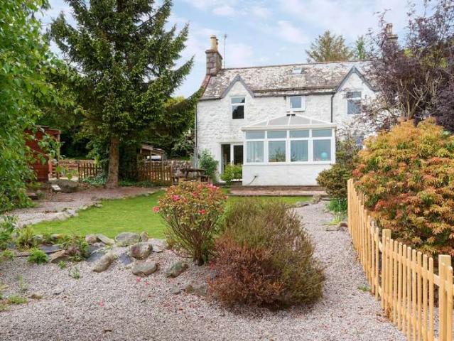 4 Bedroom Semi Detached House