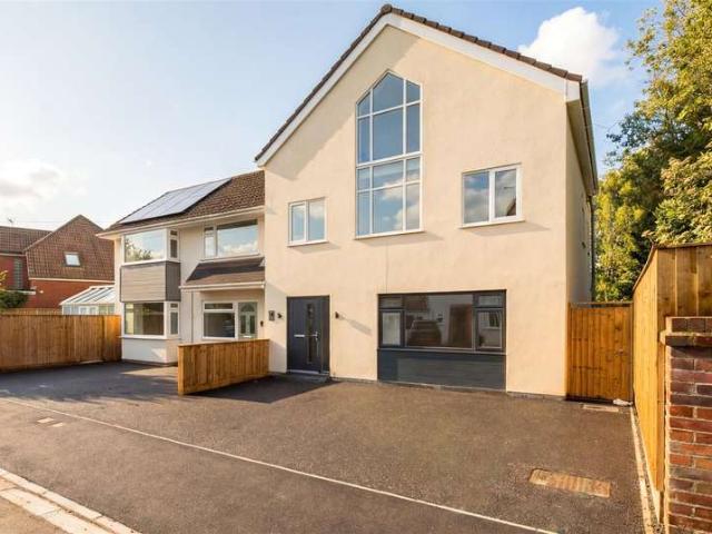 4 Bedroom Semi Detached House