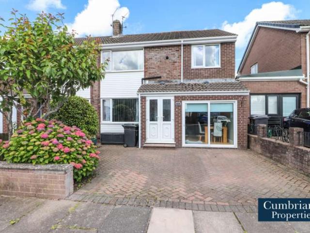 4 Bedroom Semi Detached House
