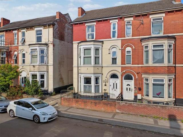 4 Bedroom Semi Detached House