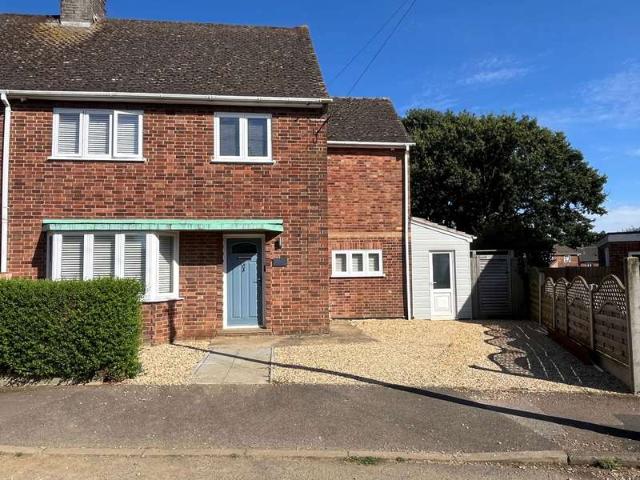 4 Bedroom Semi Detached House