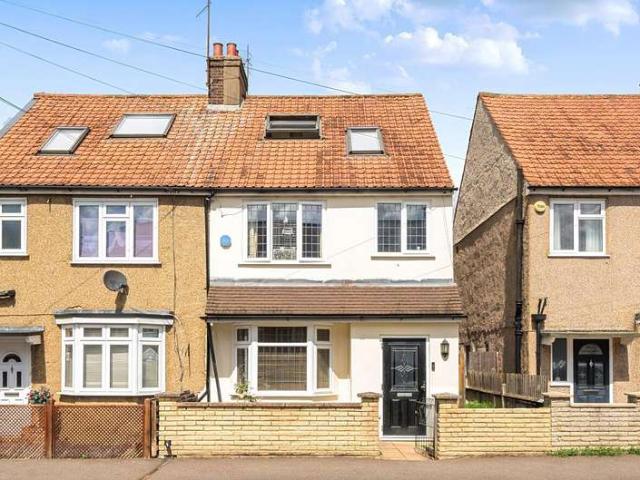 4 Bedroom Semi Detached House
