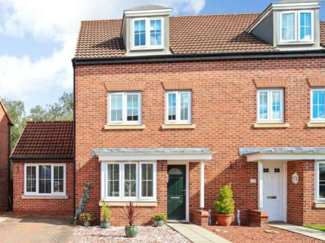 4 Bedroom Semi Detached House