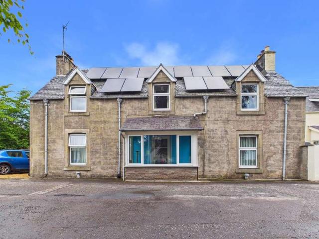 4 Bedroom Semi Detached House