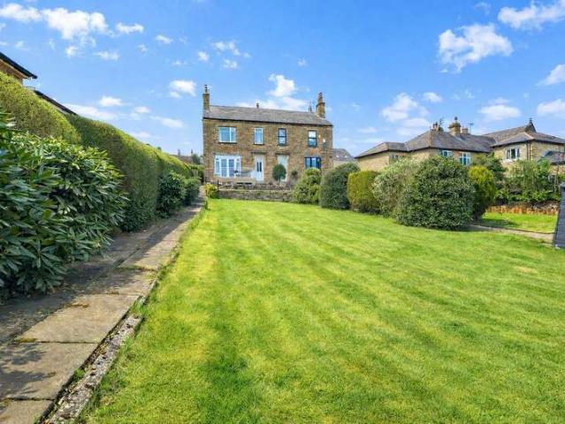 4 Bedroom Semi Detached House