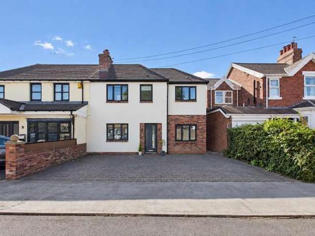 4 Bedroom Semi Detached House
