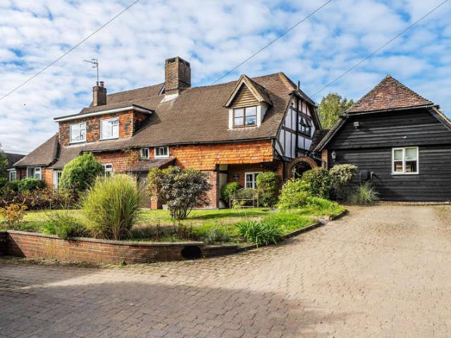 4 Bedroom Semi Detached House