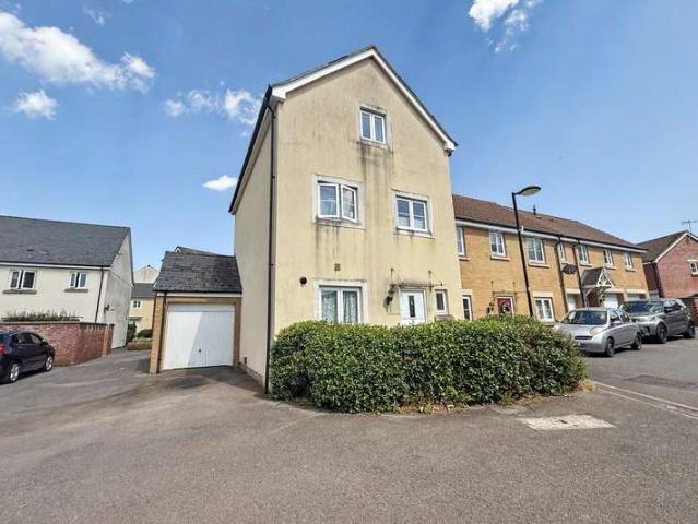 4 Bedroom Semi Detached House