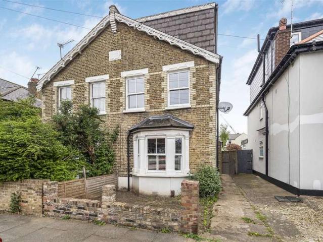 4 Bedroom Semi Detached House