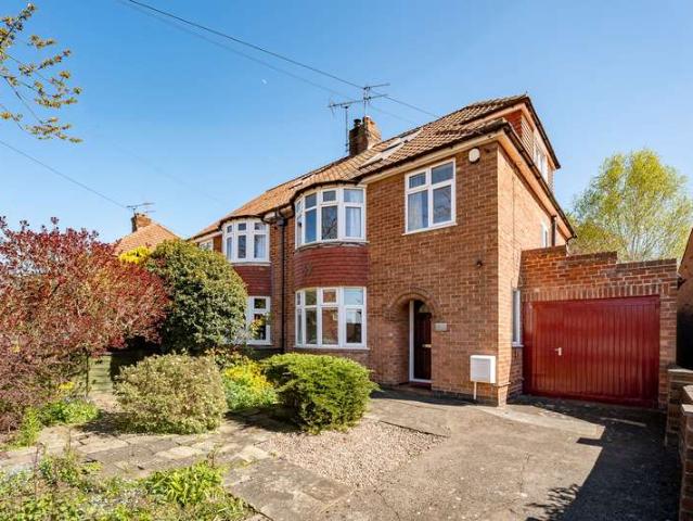 4 Bedroom Semi Detached House