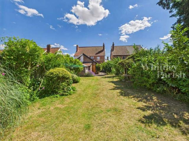 4 Bedroom Semi Detached House