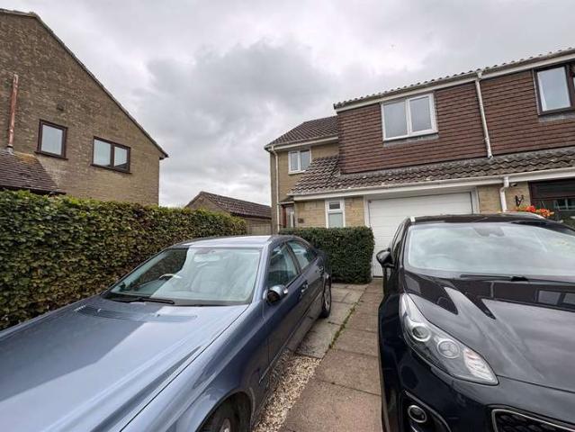 4 Bedroom Semi Detached House