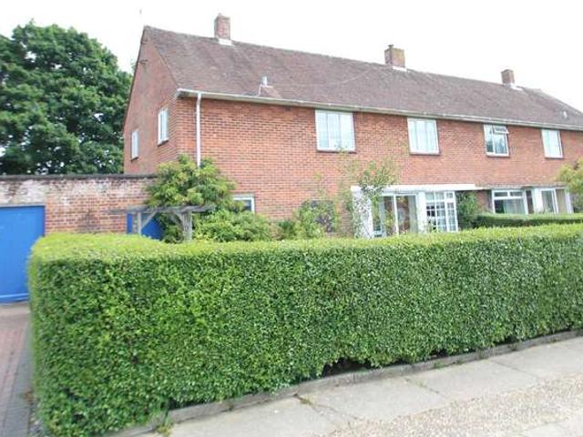 4 Bedroom Semi Detached House