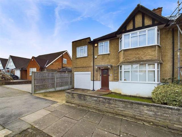 4 Bedroom Semi Detached House