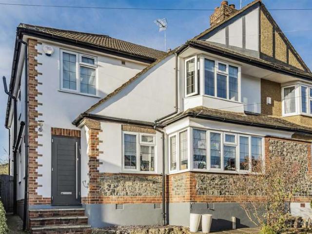 4 Bedroom Semi Detached House