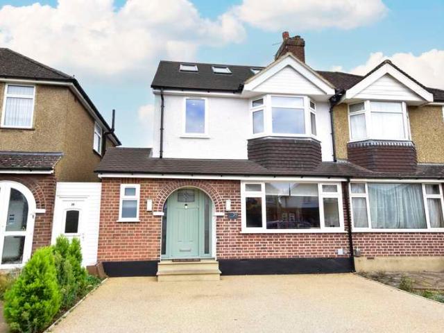 4 Bedroom Semi Detached House