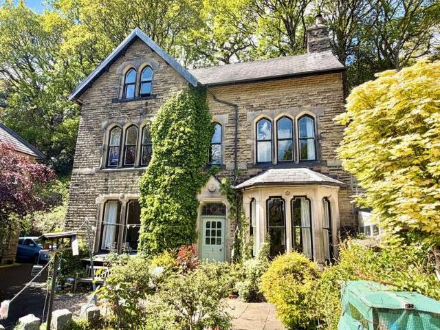 4 Bedroom Semi Detached House