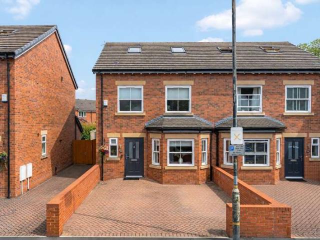 4 Bedroom Semi Detached House