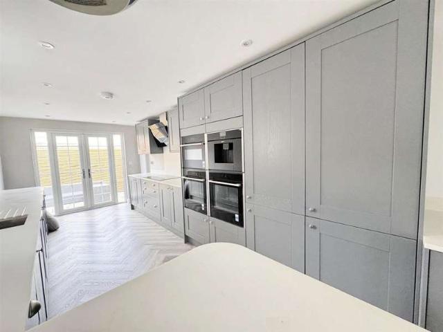4 Bedroom Semi Detached House