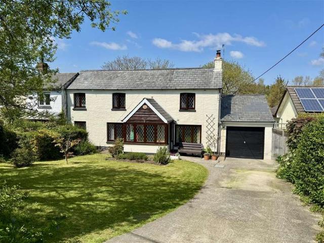 4 Bedroom Semi Detached House