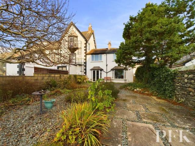 4 Bedroom Semi Detached House