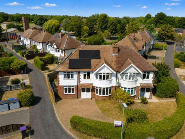 4 Bedroom Semi Detached House
