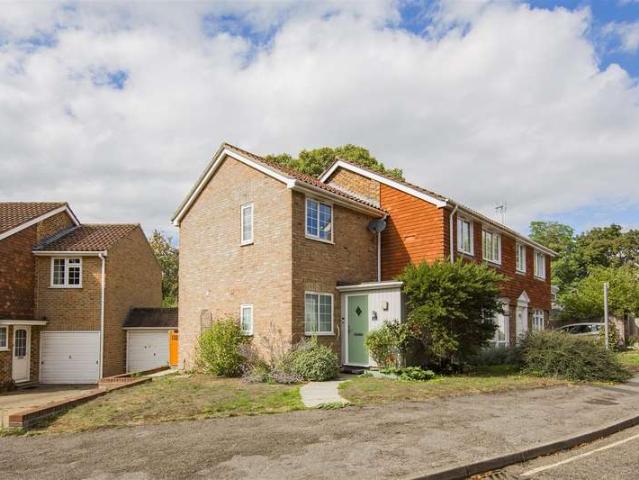 4 Bedroom Semi Detached House
