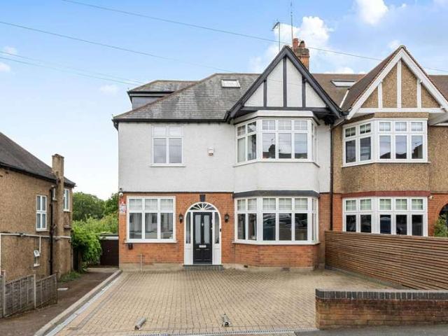 4 Bedroom Semi Detached House