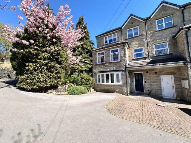 4 Bedroom Semi Detached House