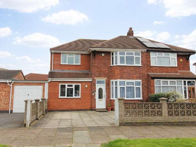 4 Bedroom Semi Detached House