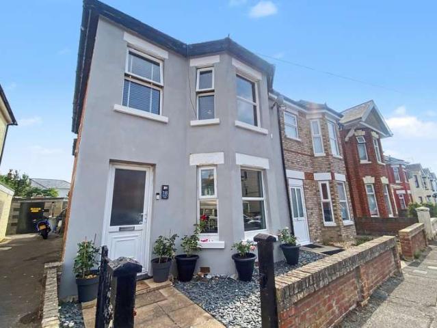4 Bedroom Semi Detached House