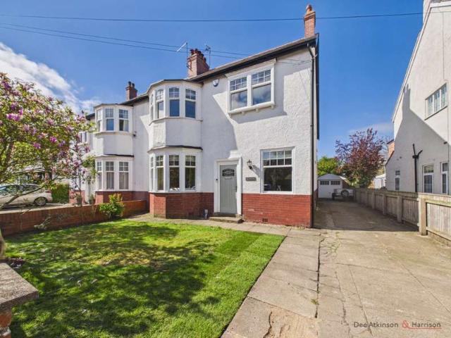 4 Bedroom Semi Detached House