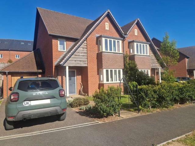 4 Bedroom Semi Detached House