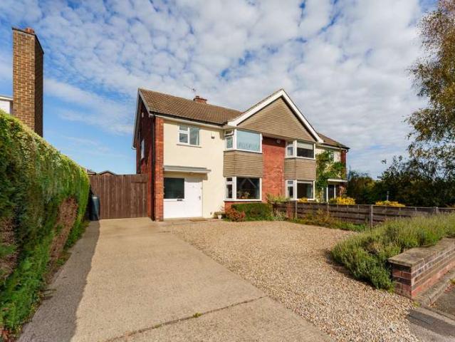4 Bedroom Semi Detached House