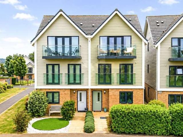 4 Bedroom Semi Detached House